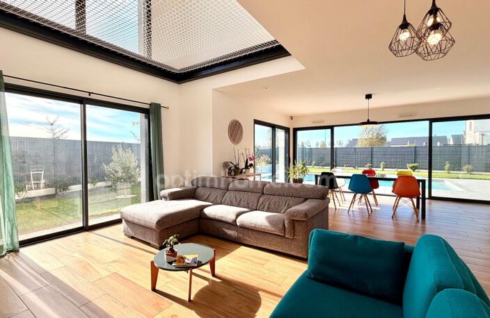 Maison contemporaine avec piscine - Calme, volumes et prestations — photo 4
