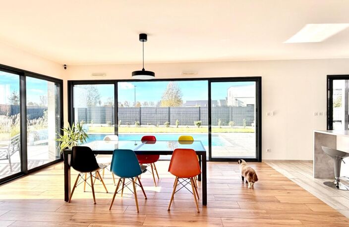 Maison contemporaine avec piscine - Calme, volumes et prestations — photo 5