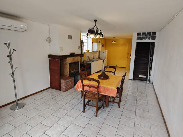 Maison en pierre au coeur d'un village agréable   Proche Cast — photo du bien