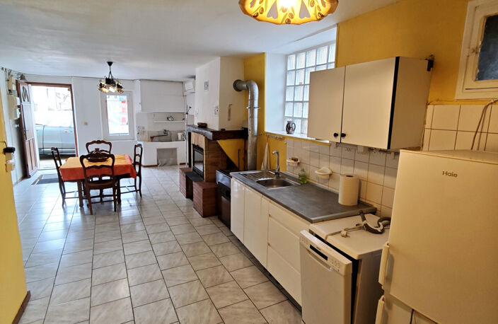 Maison en pierre au coeur d'un village agréable   Proche Cast — photo 2