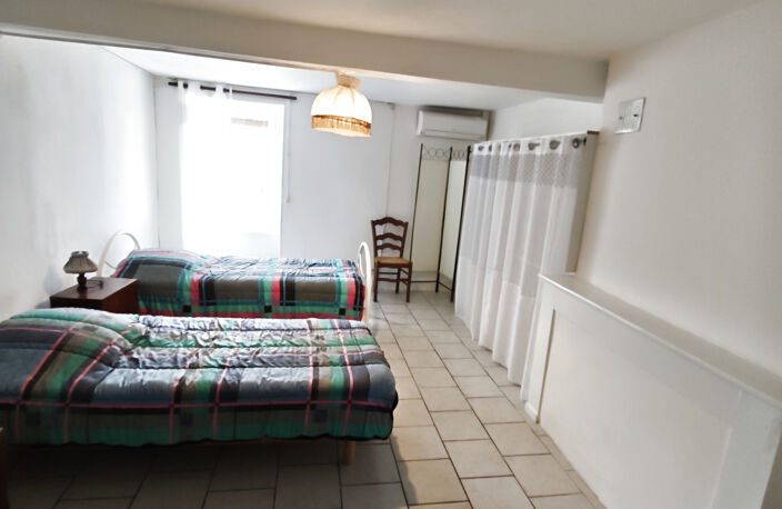 Maison en pierre au coeur d'un village agréable   Proche Cast — photo 3