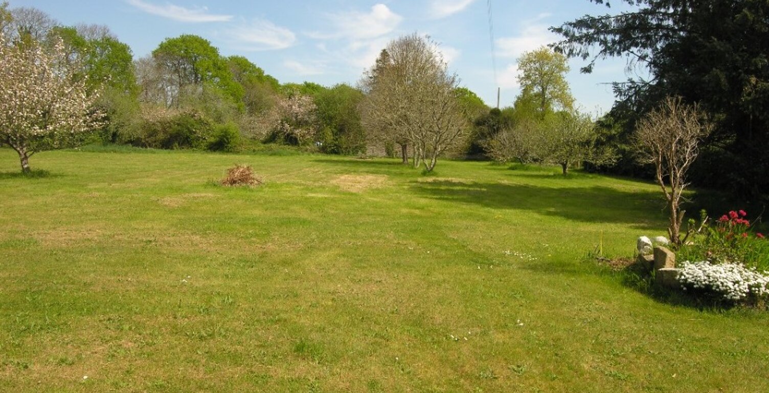 Terrain à bâtir à Loupes (33370) — photo 1