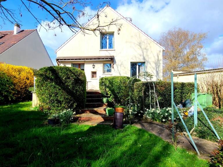 MAINVILLIERS – MAISON DE MAÇON 3 CHAMBRES AVEC SOUS-SOL ET GARAGE 30 M² — photo 1