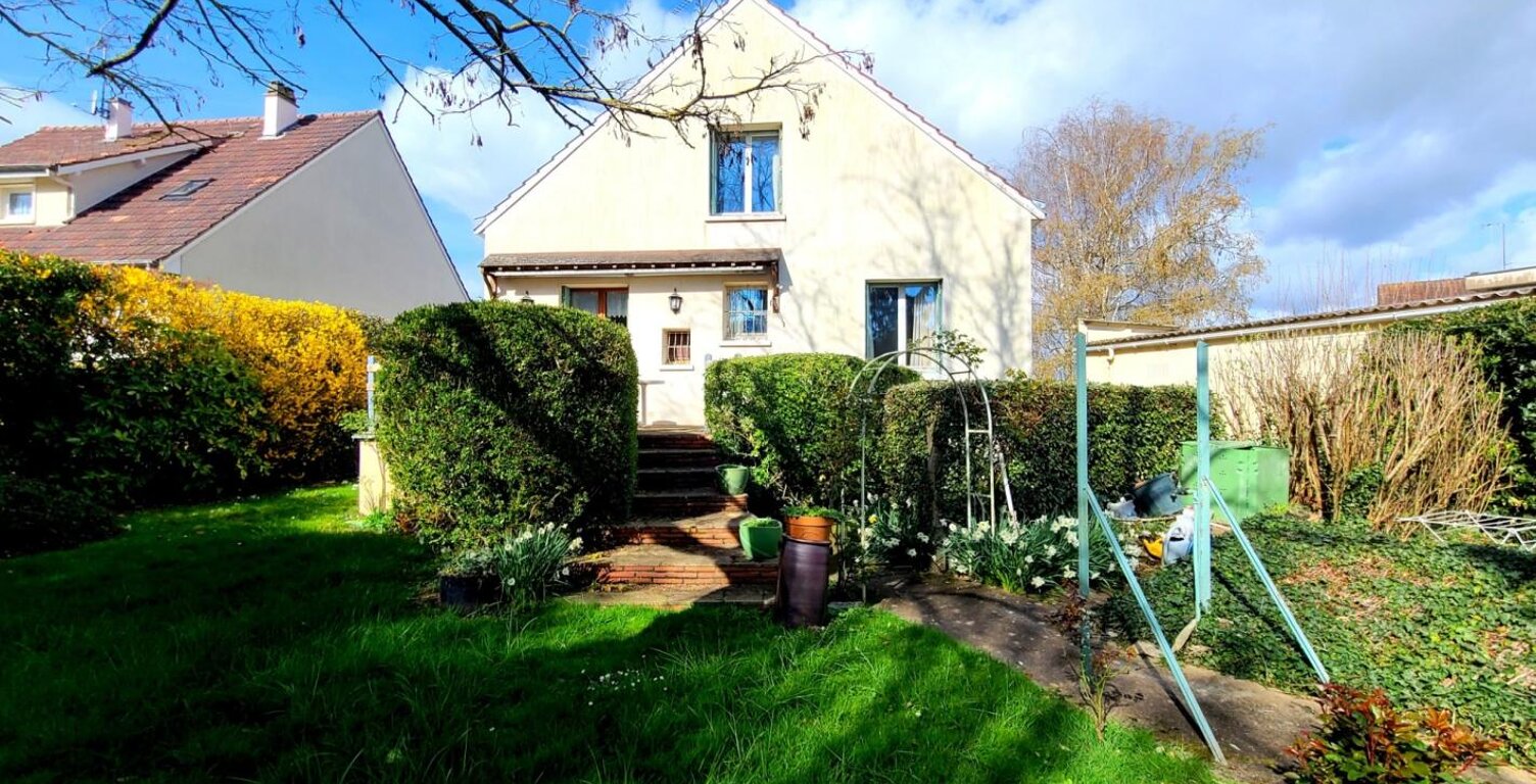 MAINVILLIERS – MAISON DE MAÇON 3 CHAMBRES AVEC SOUS-SOL ET GARAGE 30 M² — photo 1