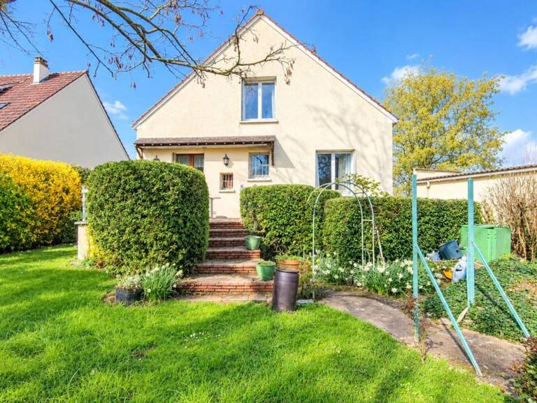 MAINVILLIERS – MAISON DE MAÇON 3 CHAMBRES AVEC SOUS-SOL ET GARAGE 30 M² — photo 1