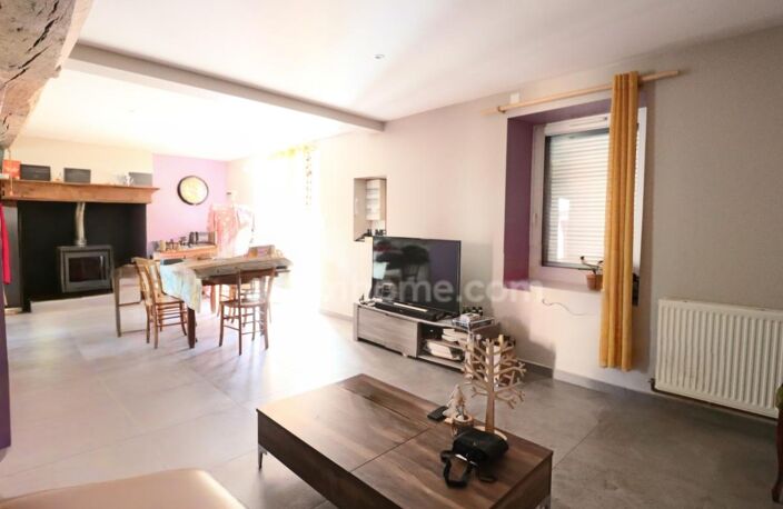 Maison de Village 87 m²- 4 Pièces - 2 Chambres - Gite à rénover - Grange - Dépendances sur parcelle de 1238 m² - SAINT LEGER MAGNAZEIX 87190 — photo 3