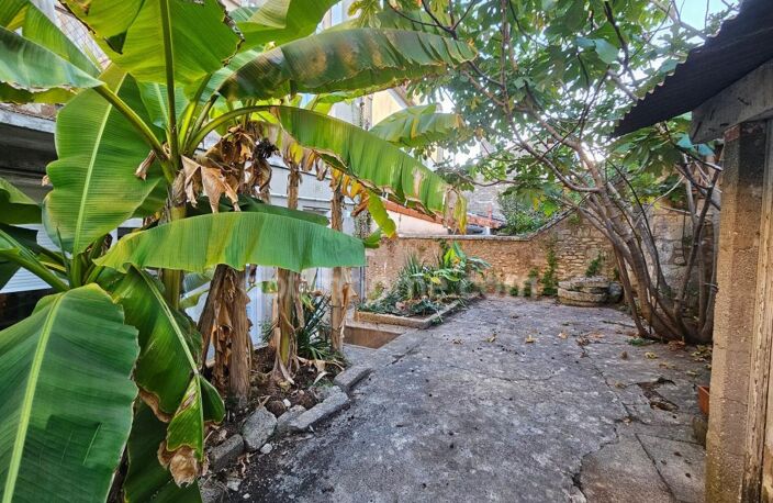 Immeuble de rapport de 150 m² à bonne rentabilité — Emplacement stratégique à ANGOULEME (16) — photo 2