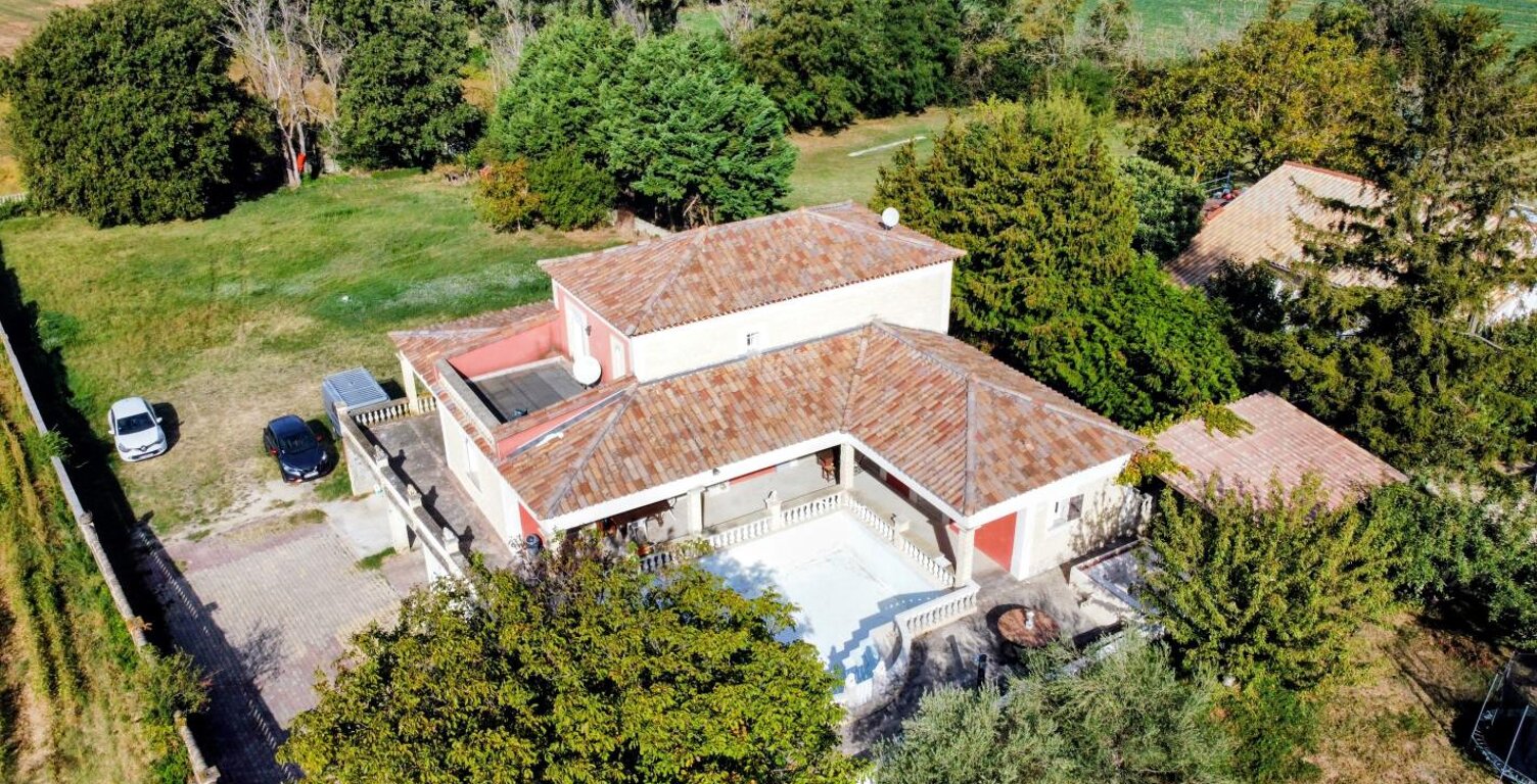 Villa À Vendre — photo 1