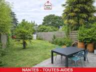 LOIRE-ATLANTIQUE - Nantes (44100) - A VENDRE - MAISON EN REZ DE JARDIN ENTIEREMENT RENOVEE EN 2021 - PIECE DE VIE TRIPLE AVEC ACCES TERRASSE - STORE BAN - 3/5 CHAMBRES - GARAGE - RARE — photo 3