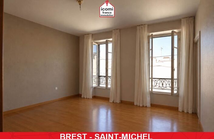 FINISTERE - Brest (29200) - A VENDRE - APPARTEMENT DE 102 M² - SEUL AU DERNIER ETAGE - 2 CHAMBRES (POSSIBLE 3) - CAVE - DPE D - CHAUFFAGE INDIVIDUEL GAZ DE VILLE - — photo 4