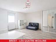 FINISTERE - Brest (29200) - A VENDRE - APPARTEMENT STUDIO DE 25 M² AVEC VUE MER DERNIER ETAGE EN DALLE BETON - EXCELLENT DPE : B - GES : C - COUP DE COEUR - RARE — photo 4