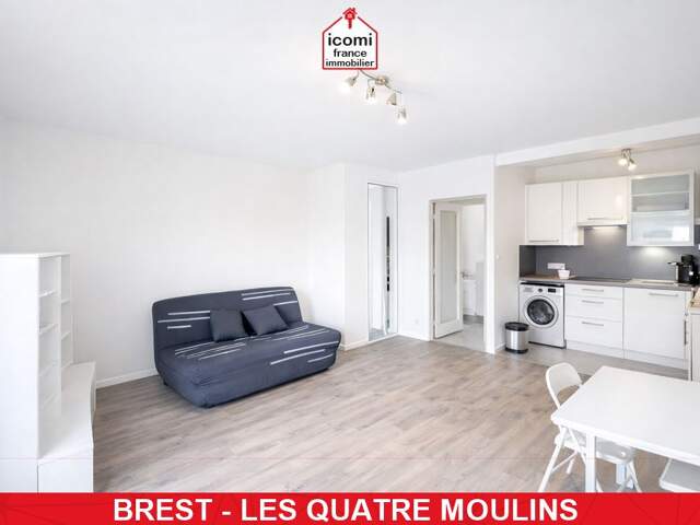 FINISTERE - Brest (29200) - A VENDRE - APPARTEMENT STUDIO DE 25 M² AVEC VUE MER DERNIER ETAGE EN DALLE BETON - EXCELLENT DPE : B - GES : C - COUP DE COEUR - RARE — photo du bien