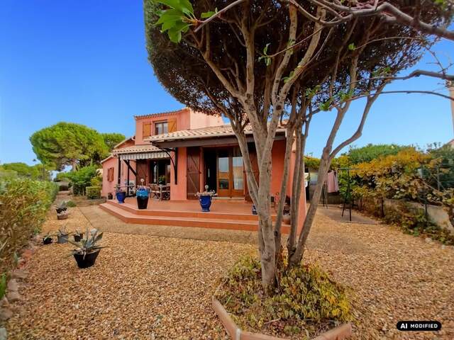 Vente charmante maison à Marseillan avec garage et carport, proche centre-ville — photo du bien