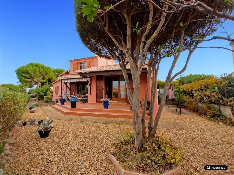 Vente charmante maison à Marseillan avec garage et carport, proche centre-ville — photo 1