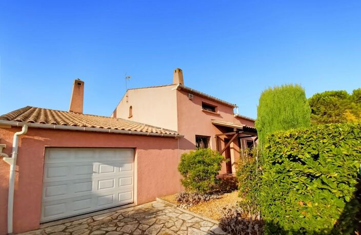Vente charmante maison à Marseillan avec garage et carport, proche centre-ville — photo 2