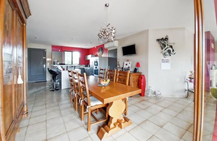 Vente charmante maison à Marseillan avec garage et carport, proche centre-ville — photo 4