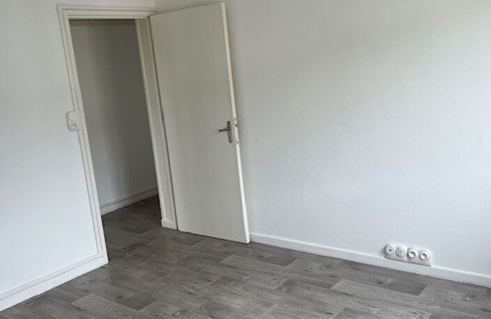 Location - Appartement T3 - 69m2 - Stiring-Wendel — photo 4