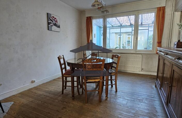 Maison avec petit extérieur et garage quartier voltaire — photo 2
