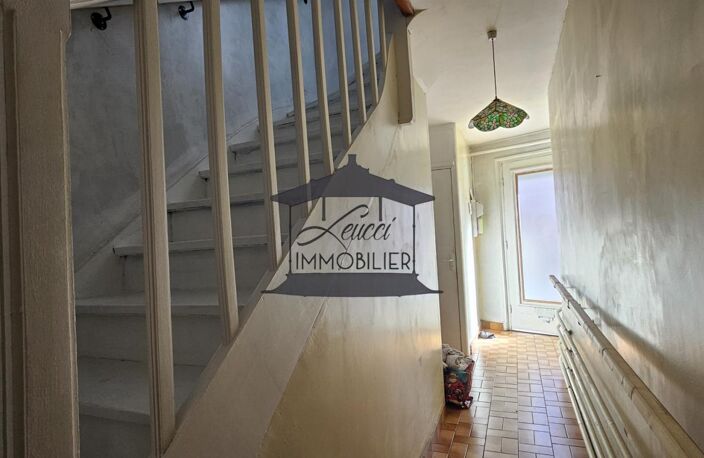 Maison avec petit extérieur et garage quartier voltaire — photo 5