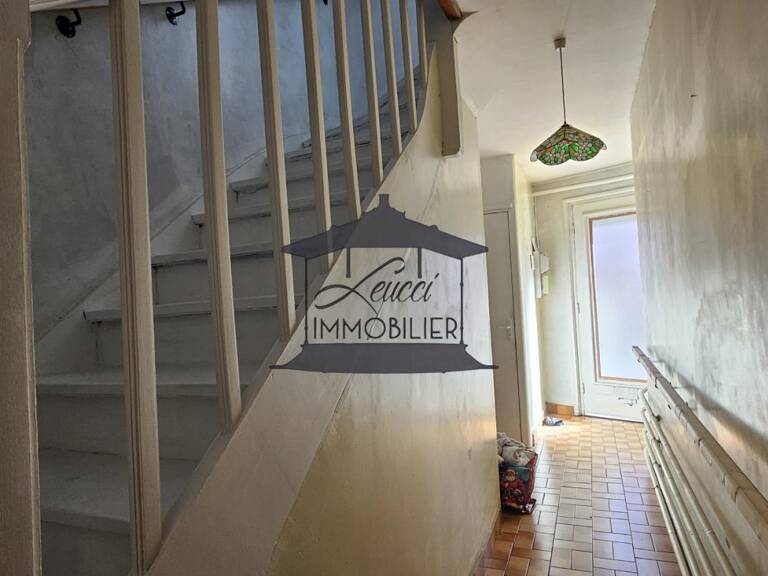 Maison avec petit extérieur et garage quartier voltaire — photo 1