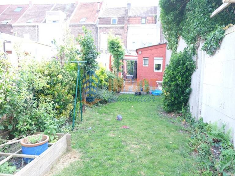 EXCLUSIVITE: 1930 de 108m² habitables avec 4 chambres et beau jardin bien exposé. TRAVAUX A PREVOIR — photo 1