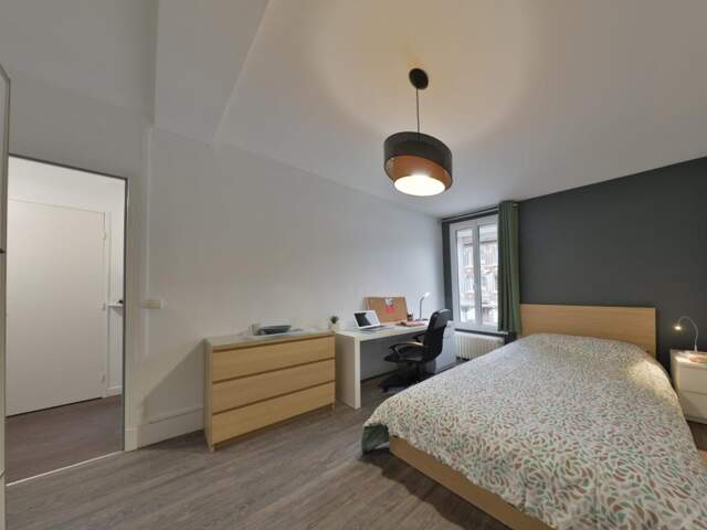 Magnifique chambre en colocation idéalement située — photo du bien