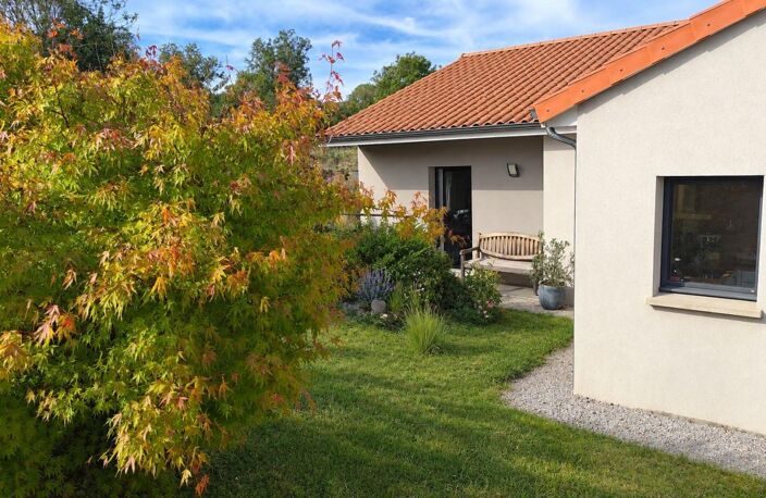 Villa récente, 138 m² hab sur 700 m² de terrain — photo 2