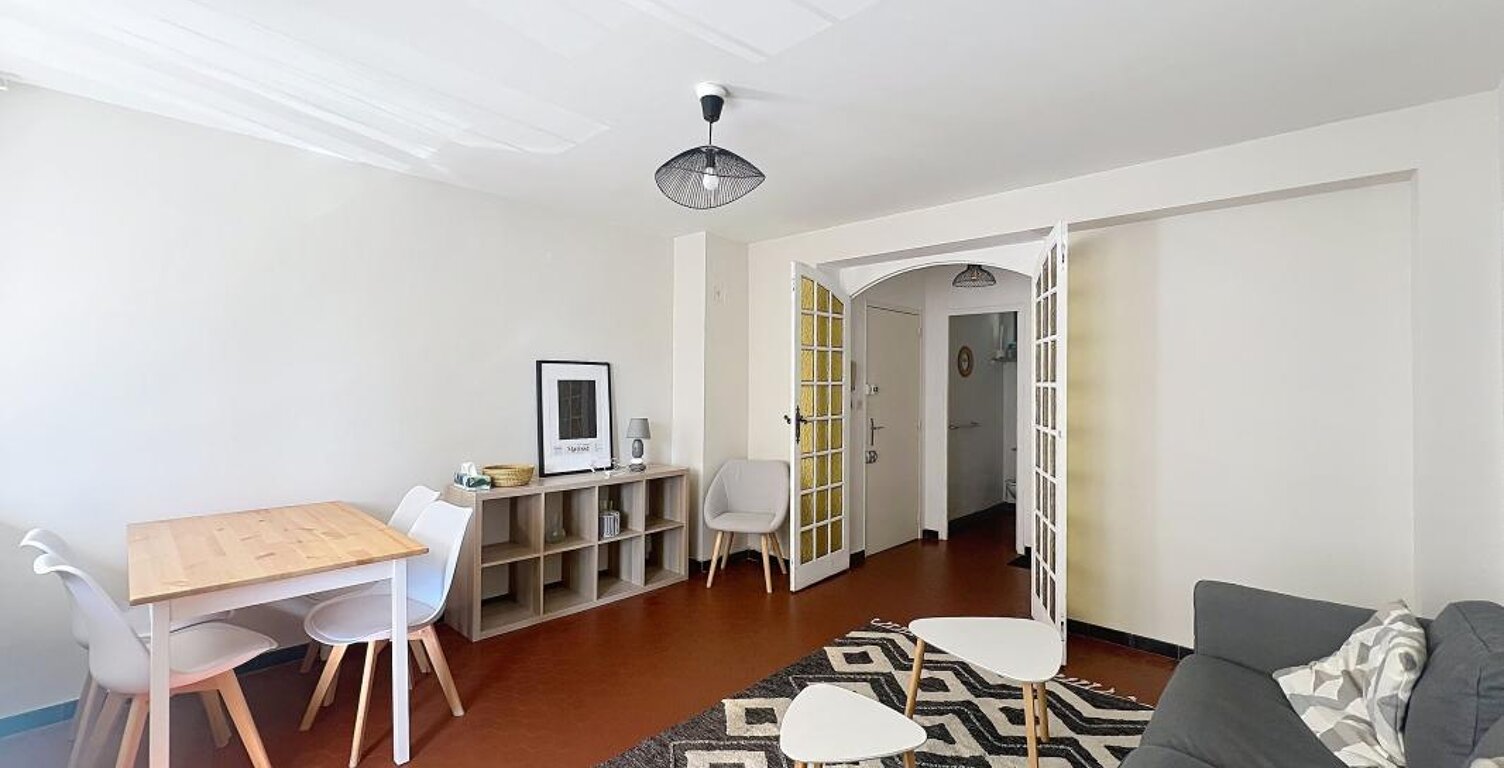 Appartement T2 + Balcon - À Louer - Avignon Intra-Muros — photo 1