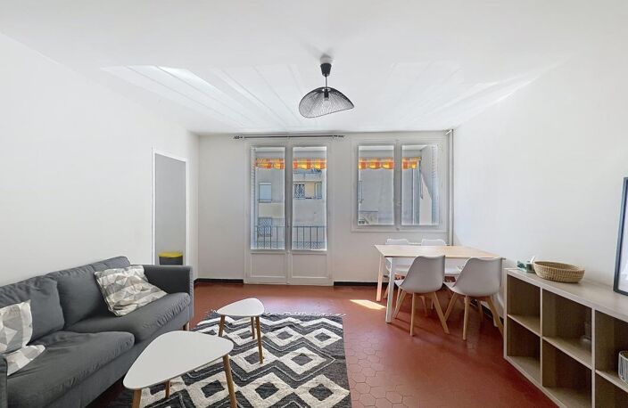 Appartement T2 + Balcon - À Louer - Avignon Intra-Muros — photo 2