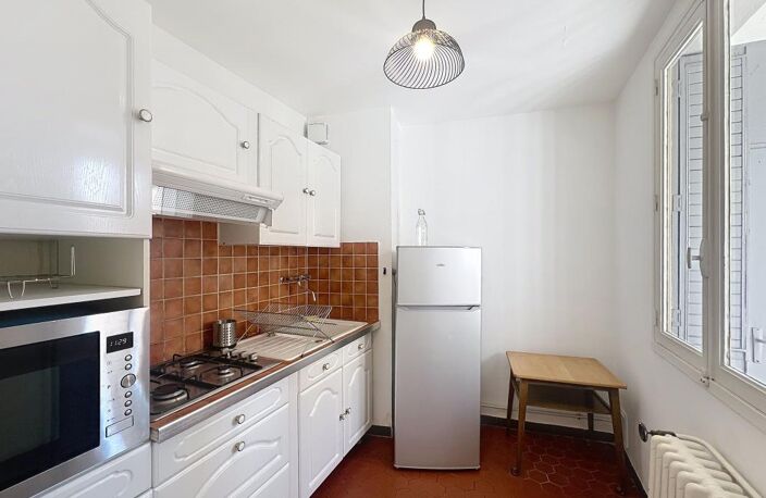 Appartement T2 + Balcon - À Louer - Avignon Intra-Muros — photo 3