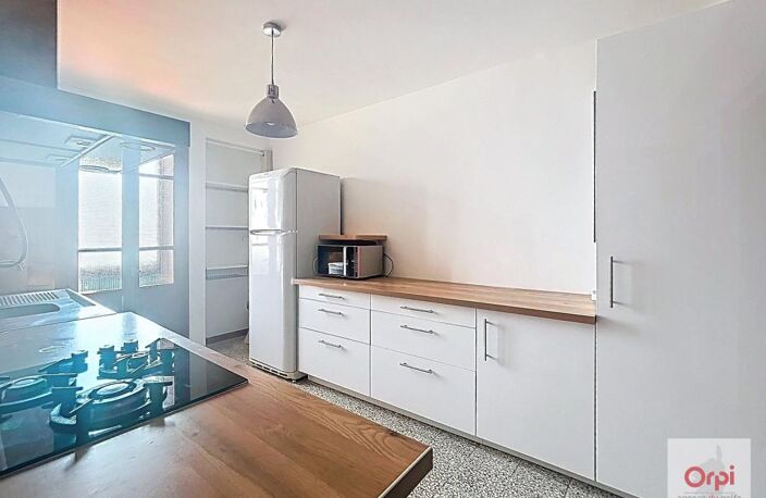 Appartement T2 traversant de 50 m2 en plein cœur du centre ville d'Ajaccio — photo 5