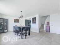 A vendre maison à Clermont-Ferrand dans le secteur La Plaine ; entièrement rénovée en 2024, 5 chambres, deux WC, une salle de bains, deux salles de douche, dressing, cuisine équipée, jardin, DPE C, trois places de stationnement — photo 3
