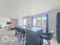 A vendre maison à Clermont-Ferrand dans le secteur La Plaine ; entièrement rénovée en 2024, 5 chambres, deux WC, une salle de bains, deux salles de douche, dressing, cuisine équipée, jardin, DPE C, trois places de stationnement — photo 4