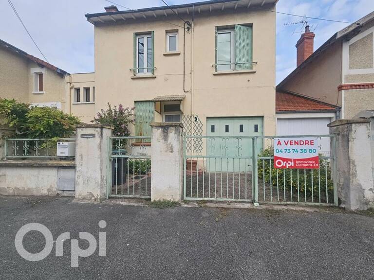Rare opportunité, maison avec jardin, stationnement et cave à rénover entièrement à Clermont-Ferrand !!! — photo 1
