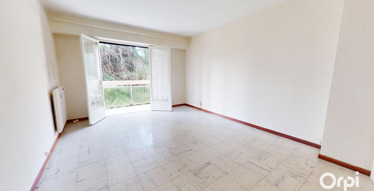 Appartement T3 à rénover - au calme - proche centre-ville — photo 1