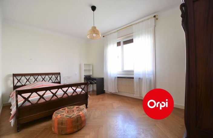 Chambre en COLOCATION meublée à louer - 13 RUE DE VERDUN 69800 SAINT PRIEST — photo 2