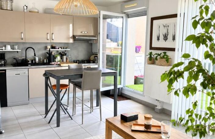 A vendre Lyon 9eme Valmy appartement T3 avec superbe terrasse plein ciel — photo 3