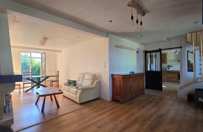 Maison familiale de 105 m² avec suite parentale, sous-sol total et grand terrain de 2 200 m² — photo 2