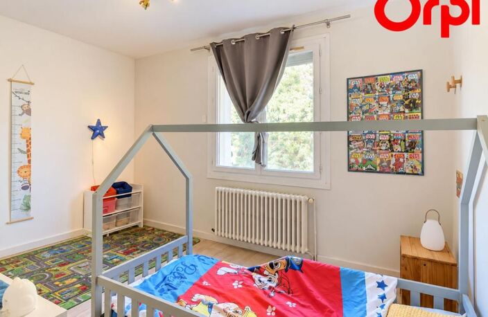 Maison non mitoyenne 4 chambres, terrain et piscine — photo 4