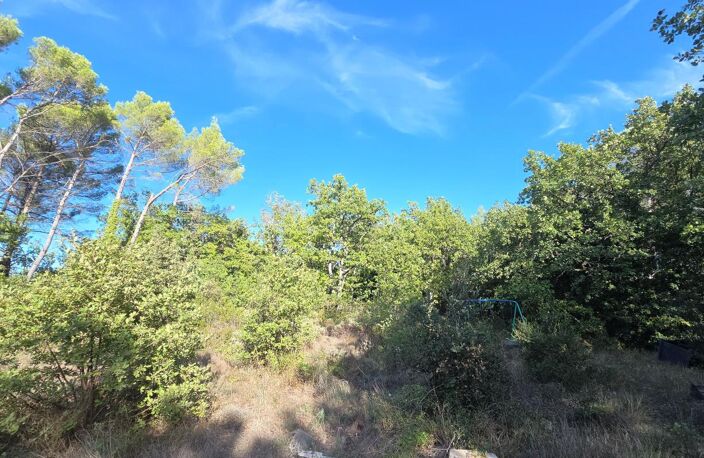 A vendre, à Tourves, terrain plat, boisé, cloturé en zone Nh — photo 4