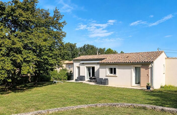 Saint-Laurent-des-Arbres, Maison de plain-pied au calme - 2 chambres - Jardin de 950 m² sans vis-à-vis - Accès direct pinède — photo 3