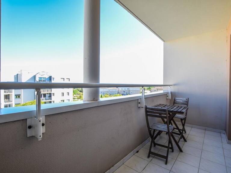 Appartement à vendre aux Angles, 2 chambres, parking et garage ! — photo 1