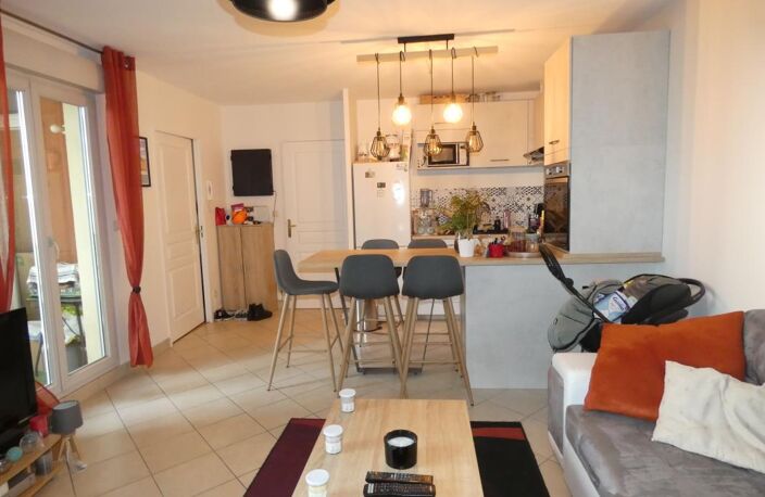 T2 Meublé - Oullins Centre- 45m² — photo 2