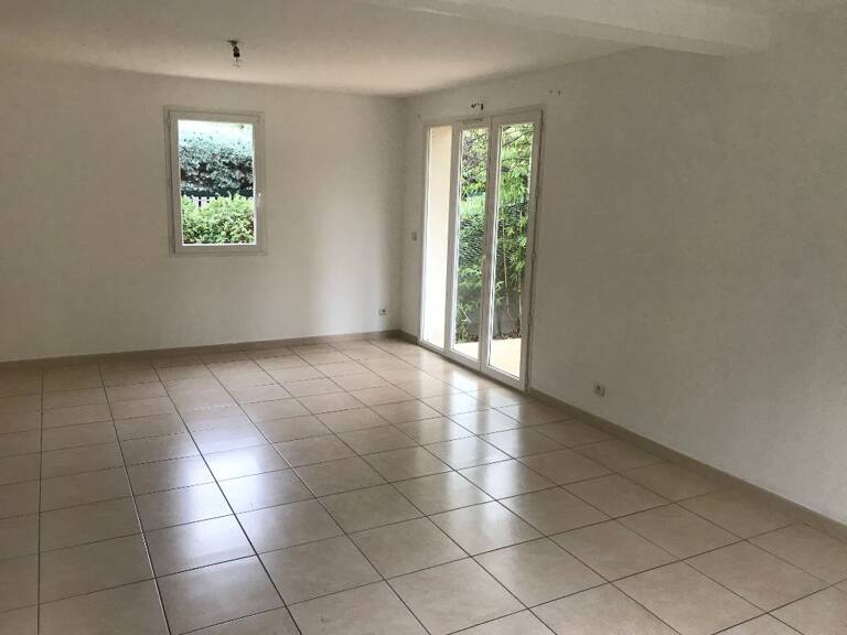 NIMES Location villa T4 de 80m² sis 406 rue des Cottages — photo 1