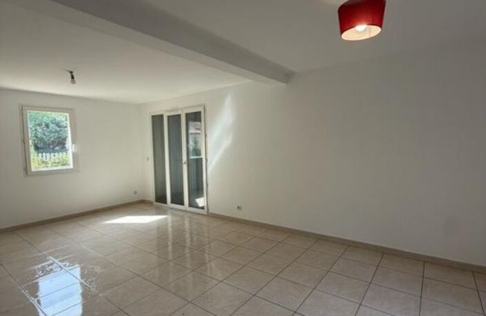 NIMES Location villa T4 de 80m² sis 406 rue des Cottages — photo 2