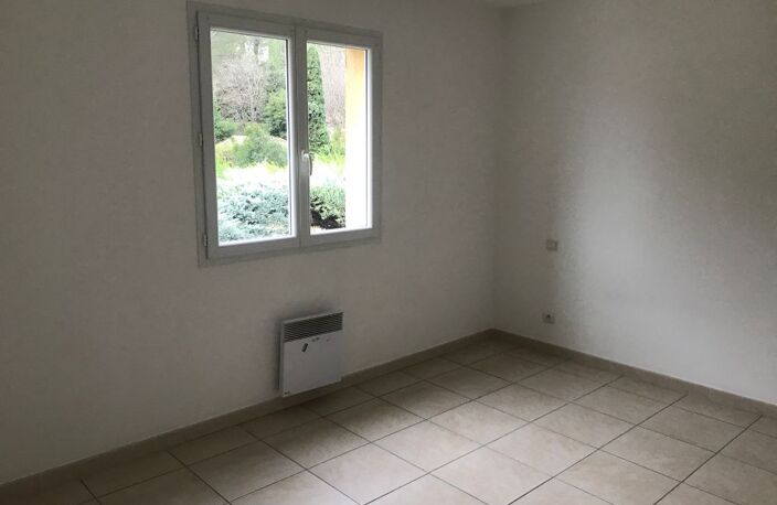 NIMES Location villa T4 de 80m² sis 406 rue des Cottages — photo 5