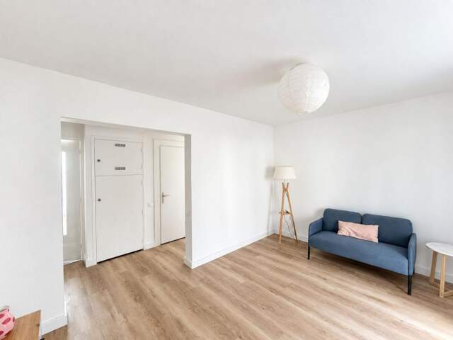 Appartement À Vendre T3 meublé en coeur de ville avec grand cellier privatif — photo du bien