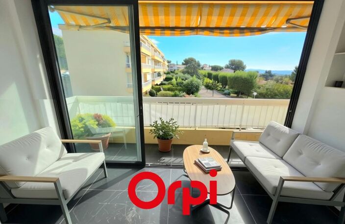 BANDOL APPARTEMENT RÉNOVÉ ET COMMERCES A PIED — photo 2
