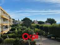 BANDOL APPARTEMENT RÉNOVÉ ET COMMERCES A PIED — photo 3