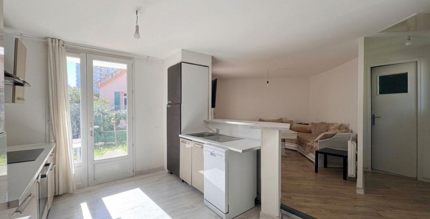 Appartement T3 + Local commercial À Vendre Toulon Est — photo 1